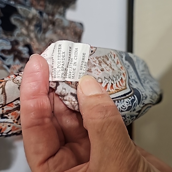 Stem Vine Plus Blouse - Picture 8 of 9